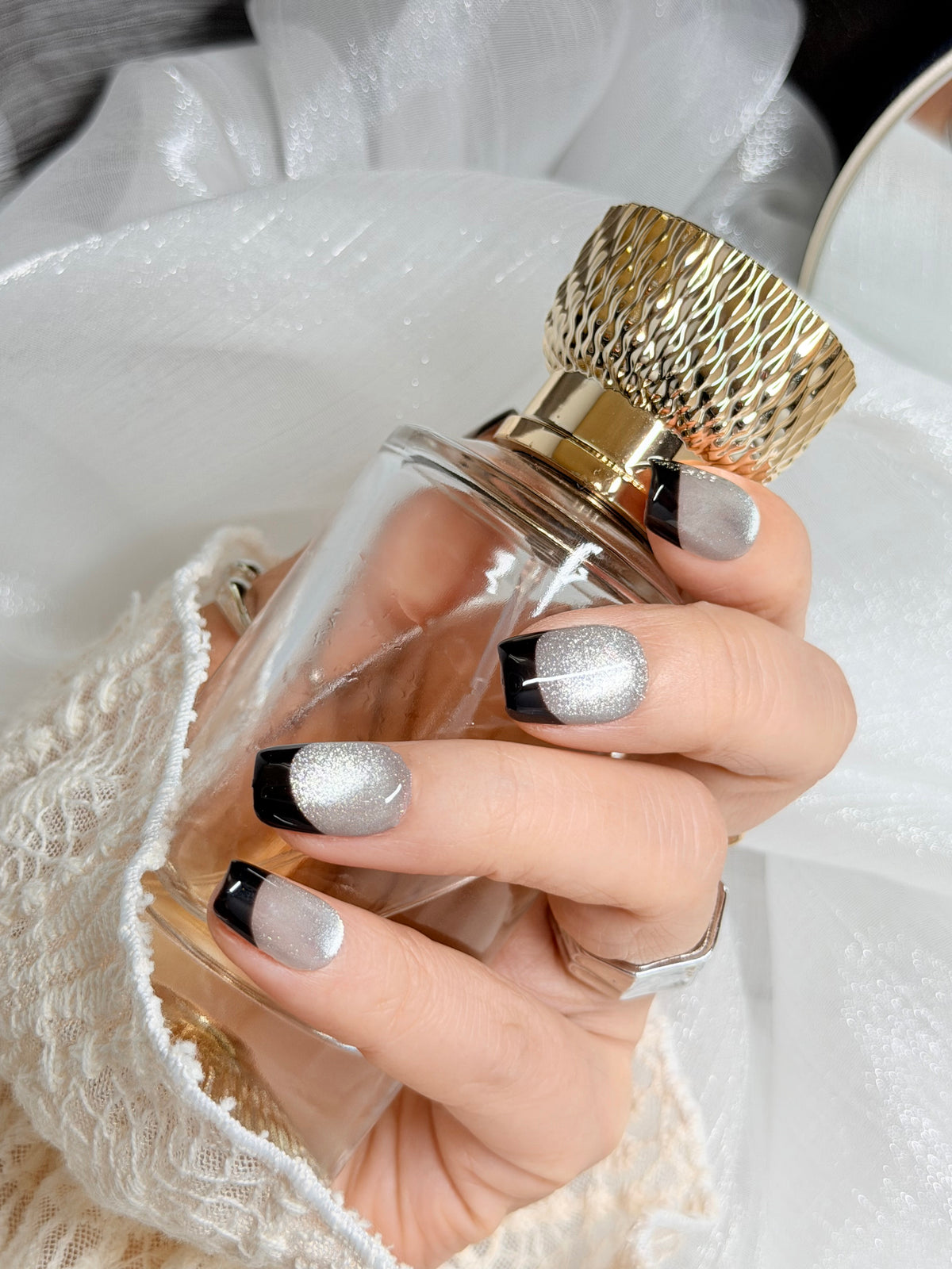 Chic Silver Elegance (極簡冷艷銀)