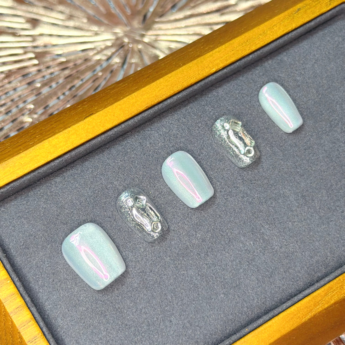 Icy Diamond White (冰晶碎鑽雪白)
