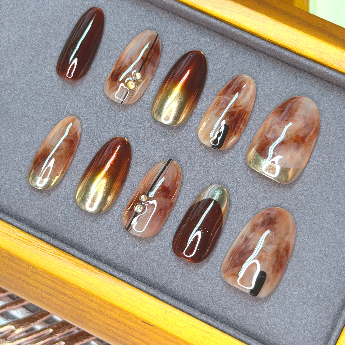Luxury Quartz (奢華金茶晶)
