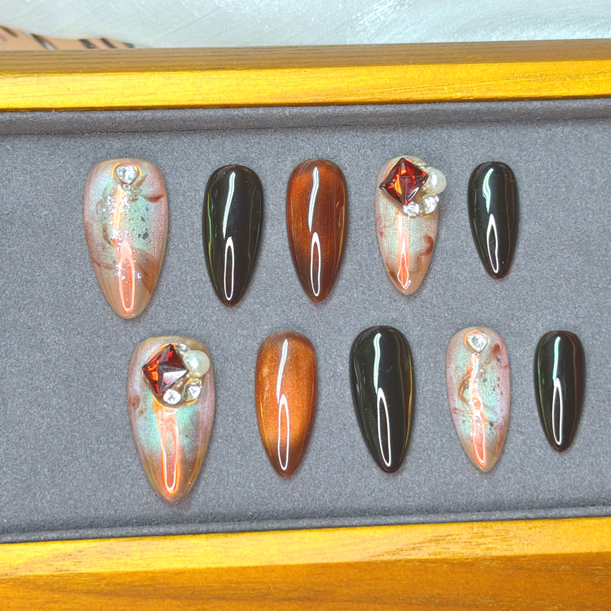 Gothic Diamond Mocha (哥德碎鑽摩卡)