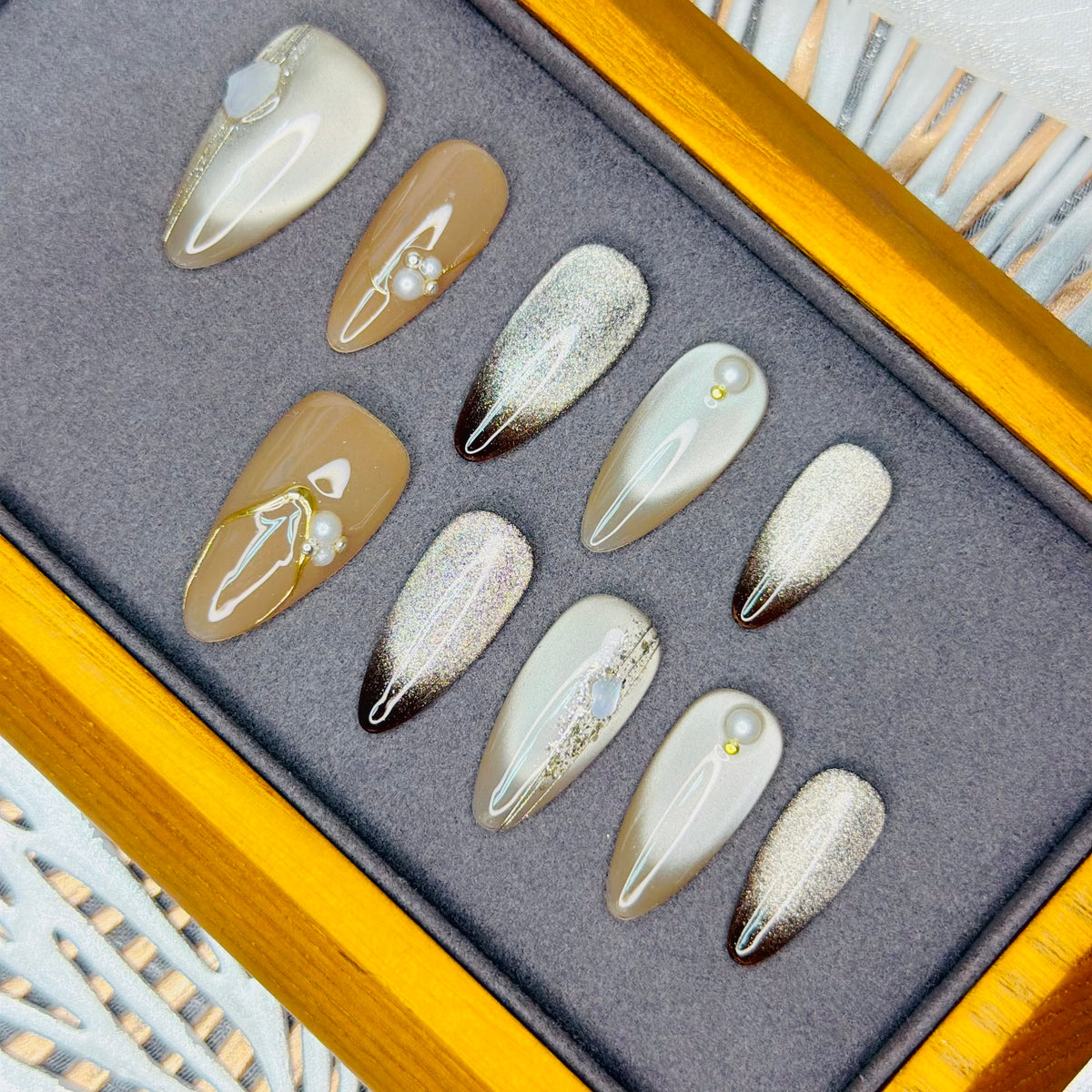Chrome Hazelnut (金屬灰棕榛果)