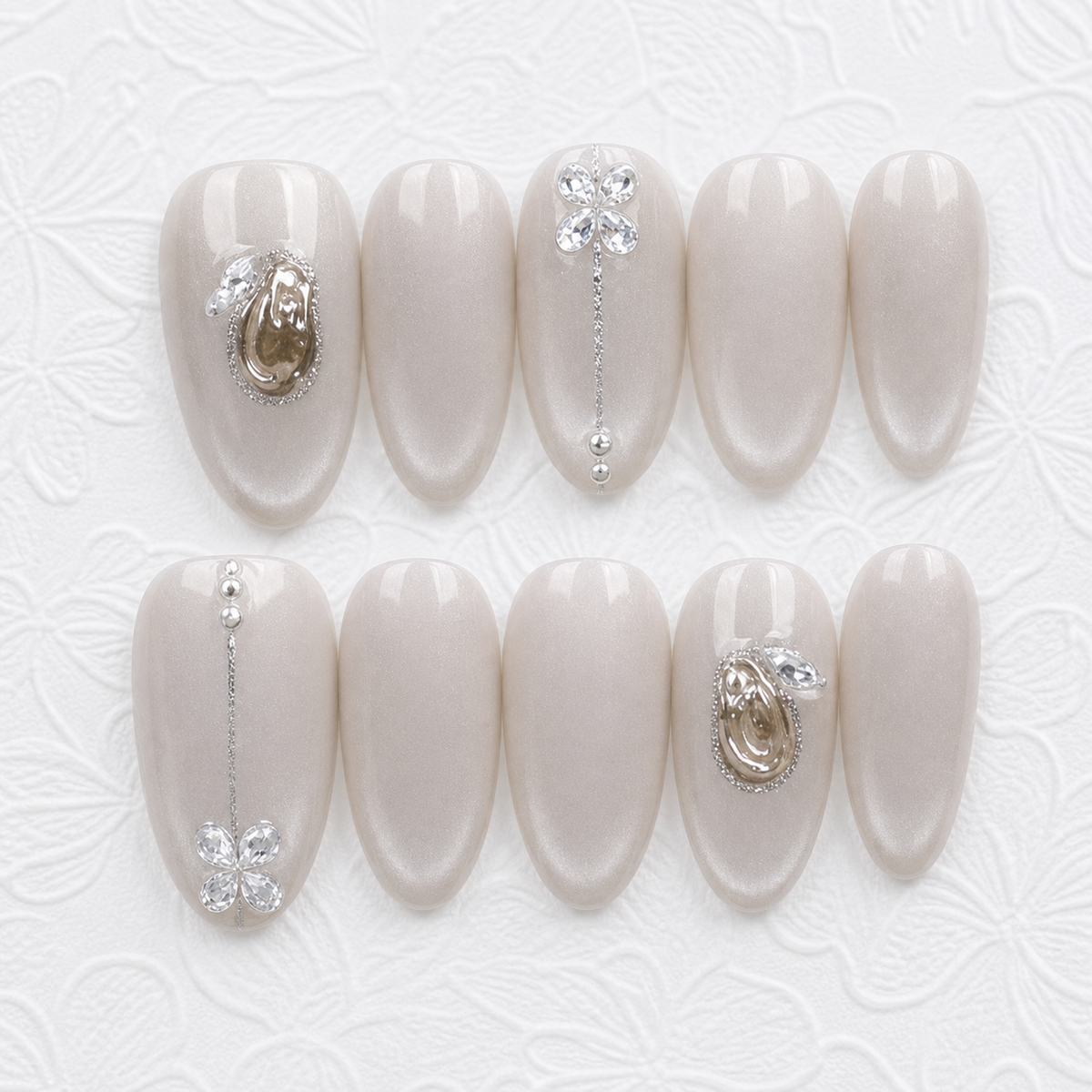Milky Cat Eye Nails(冰透白猫眼)