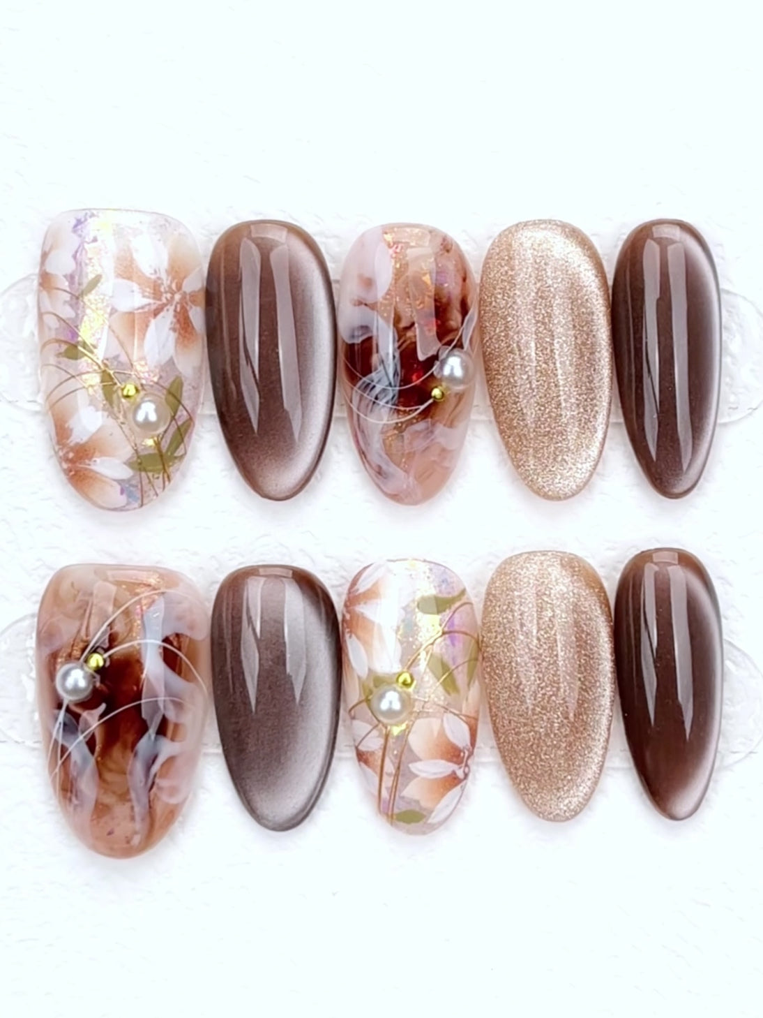 Retro Hazelnut Flora (復古榛果金枝)