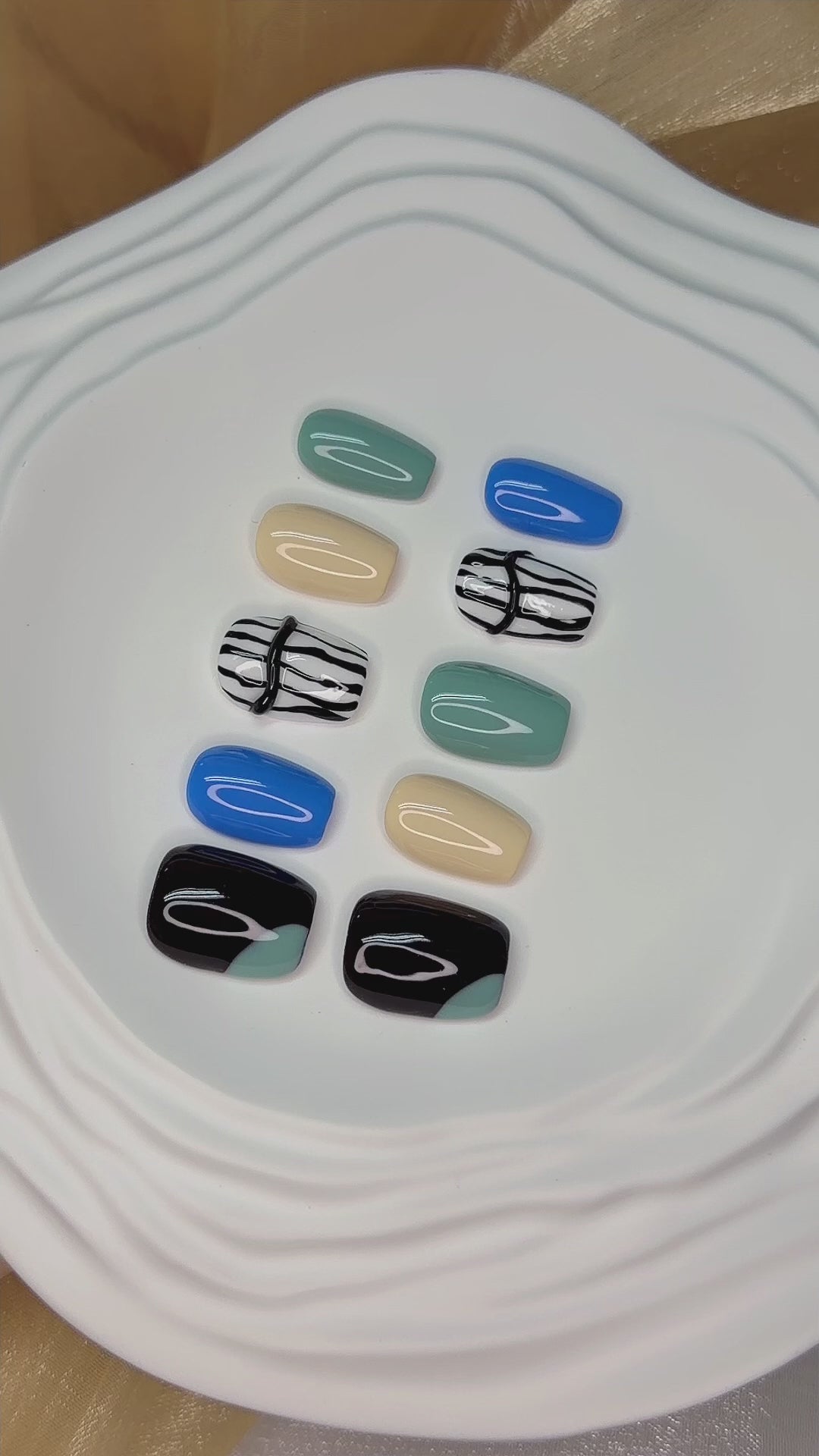 Smokey Ink（水墨煙暈）