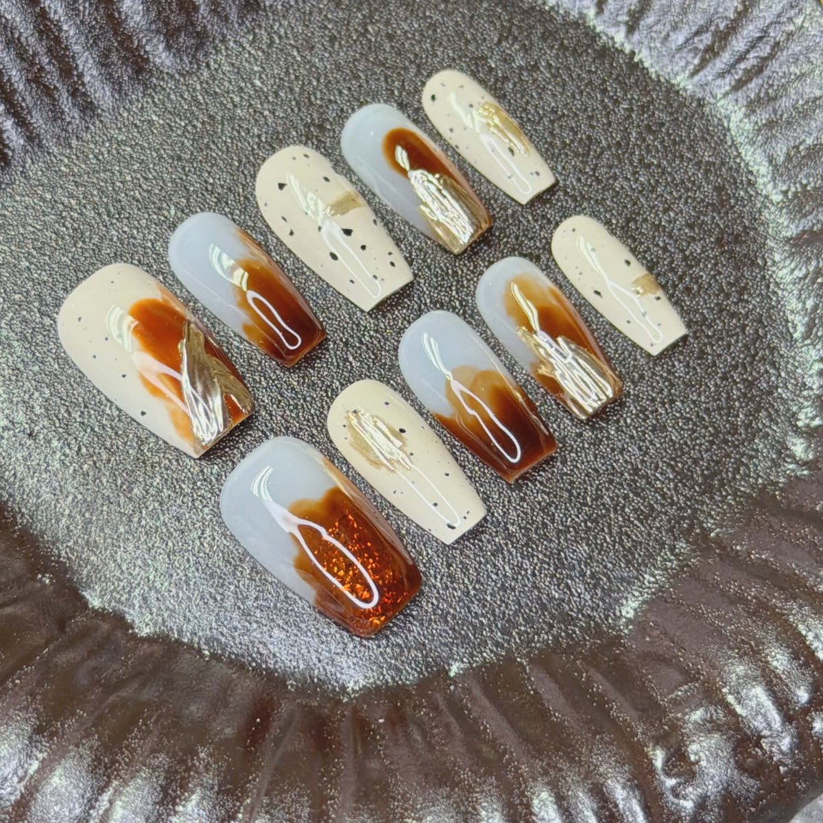 Sheer Amber Glaze (透感琥珀琉璃金)